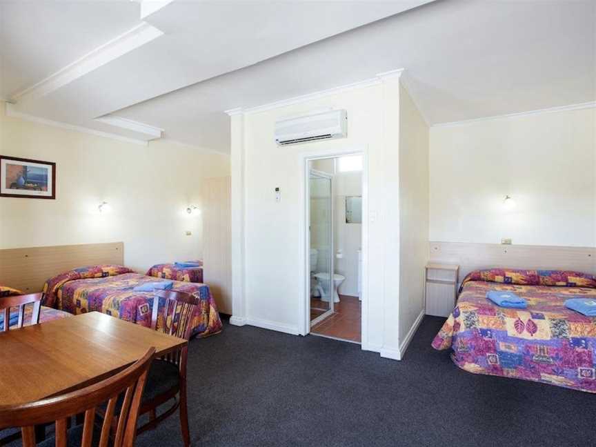 Boomerang Hotel, Lavington, NSW