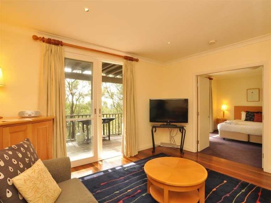 Villa Spa Executive 1br Pinot Resort Condo located within Cypress Lakes Resort (nothing is more central), Pokolbin, NSW