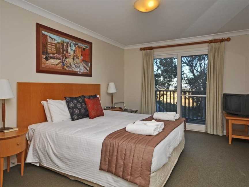 Villa 3br Vista Resort Condo located within Cypress Lakes Resort (nothing is more central), Pokolbin, NSW