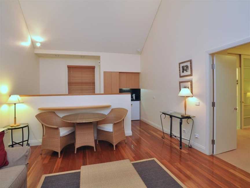 Villa Spa Executive 1br Champagne Resort Condo located within Cypress Lakes Resort (nothing is more central), Pokolbin, NSW