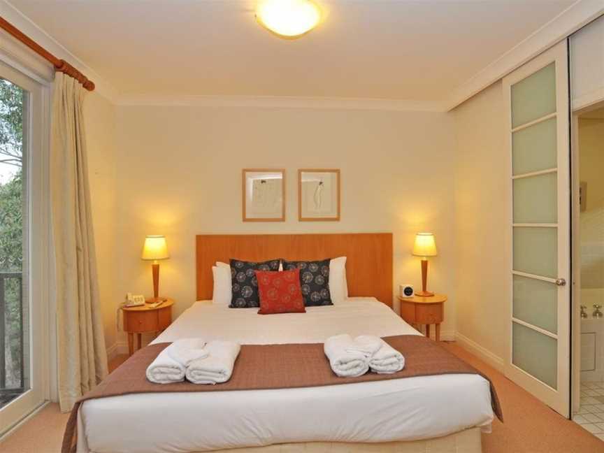 Villa Spa Executive 1br Merlot Resort Condo located within Cypress Lakes Resort (nothing is more central), Pokolbin, NSW