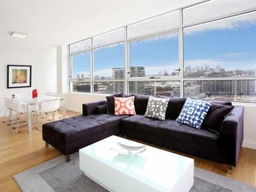 Gadigal Groove - Modern and Bright 3BR Executive Apartment in Zetland with Views, Zetland, NSW