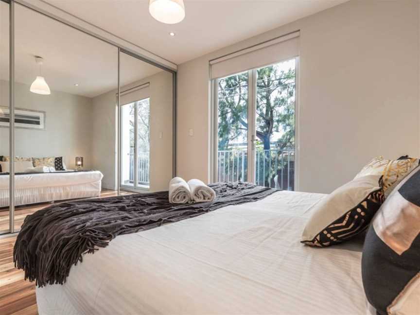 Modern House Close to Sydney Uni and Hospital, Enmore, NSW