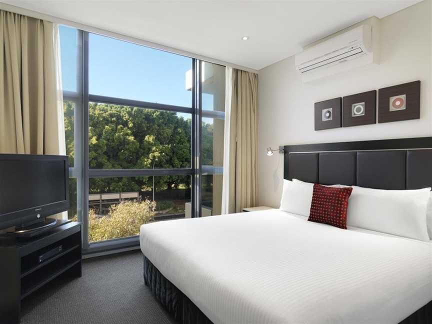 Meriton Suites Waterloo, Waterloo, NSW