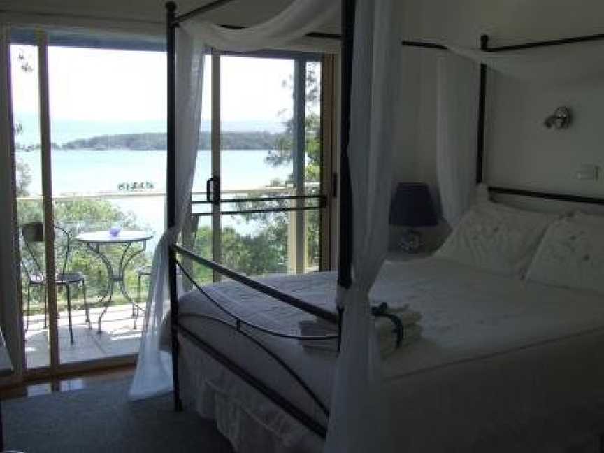 Lakeside Escape Bed and Breakfast, Green Point, NSW