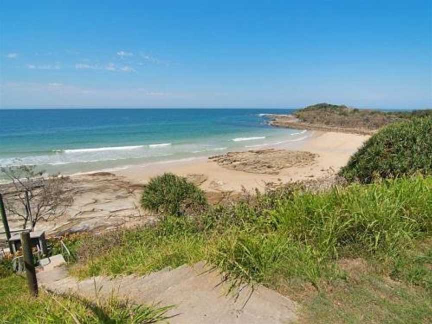 Avalon 3 - views to die for - across the road from convent beach, Yamba, NSW