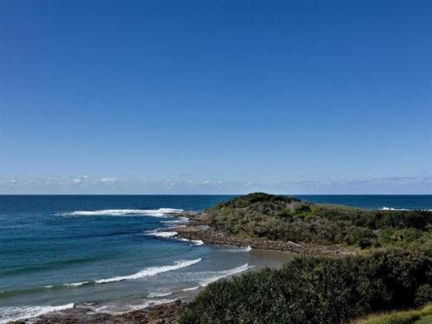 Avalon 2- uninterrupted views- almost on the beach!, Yamba, NSW