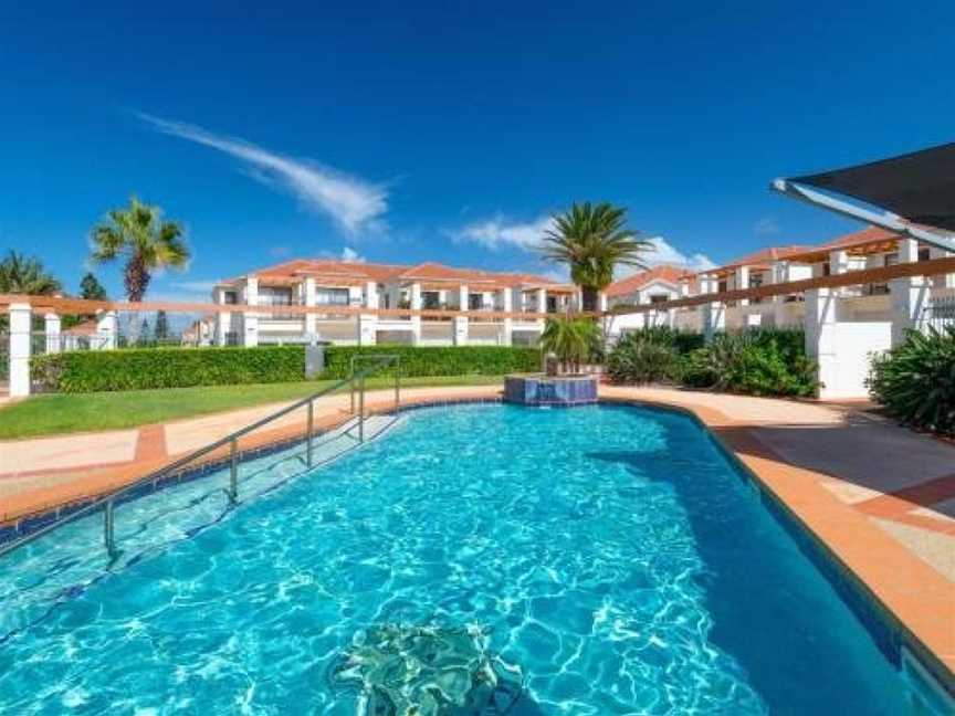 Breakers Block 3 - Unit 2 - Pool in complex - across the road from the beach, Yamba, NSW