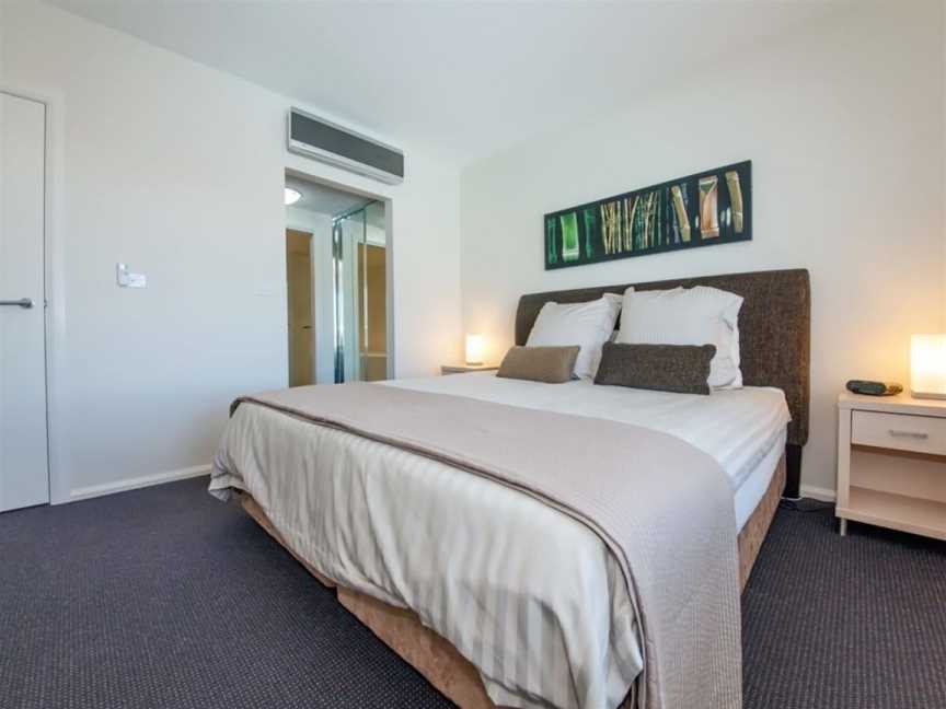 278 Pacific Blue 265 Sandy Point Road Dual key first floor Unit with Wifi and linen supplied, Salamander Bay, NSW