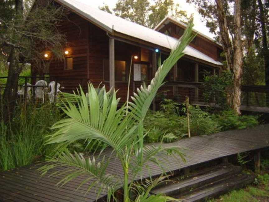 Melaleuca Surfside Backpackers, Accommodation in One Mile