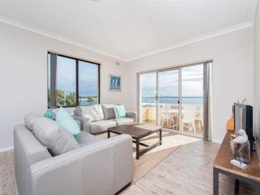 Bay Village, Unit 6/47 Shoal Bay Road, Shoal Bay, NSW