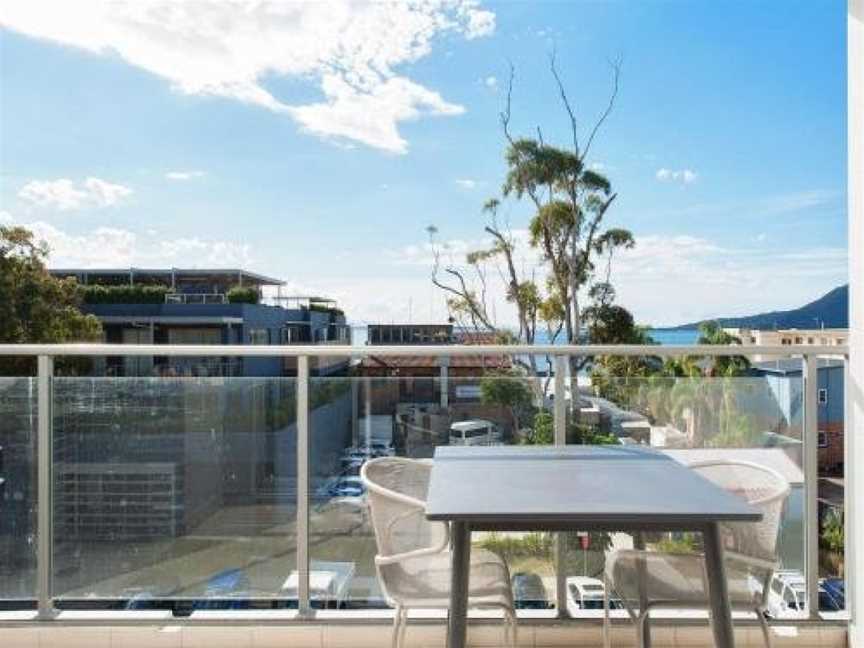 The Shoal Apartments, Unit 304/4-8 Bullecourt Street, Shoal Bay, NSW