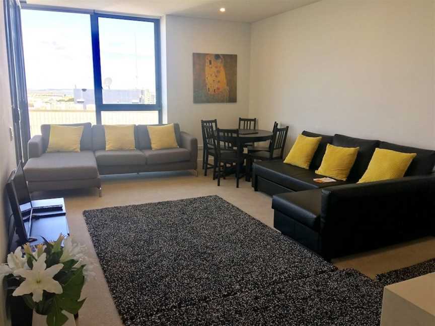 Panoramic views in luxurious brand new apartment, Wolli Creek, NSW