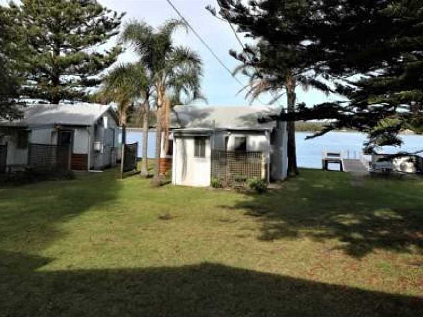 Waterfront Cottages, Greenwell Point, NSW
