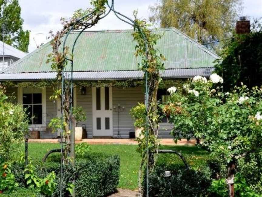 Drayshed cottage, Kings Plains, NSW