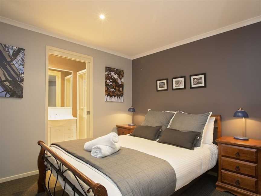 Acacia 2 - Luxurious Holiday Townhouse, Jindabyne, NSW