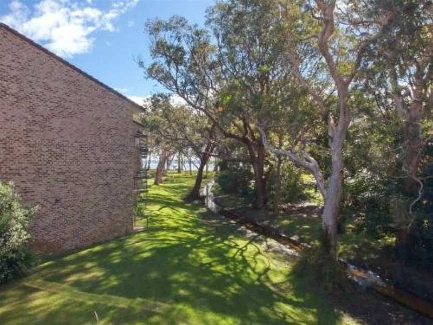 Bay Parklands 62 WIFI Pool Tennis Water Views and Aircon, Nelson Bay, NSW