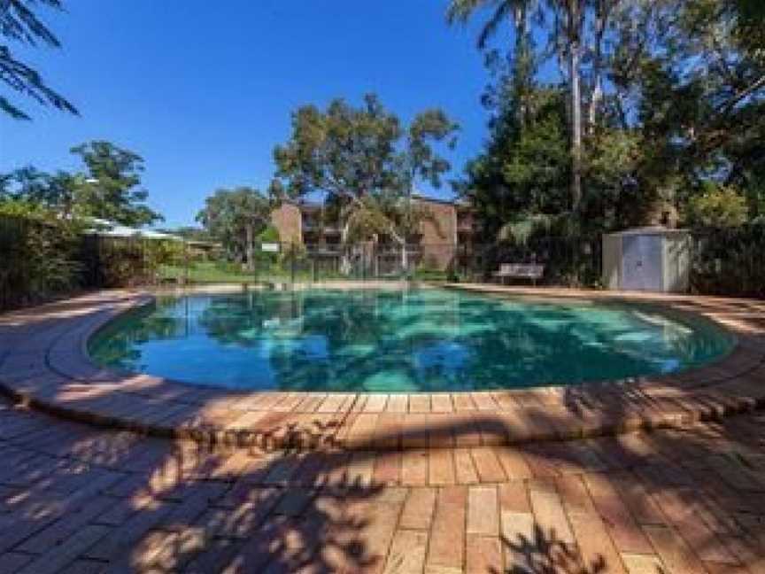 Townhouse 9 'Bay Parklands', 2 Gowrie Ave - pool views & tennis court, Nelson Bay, NSW