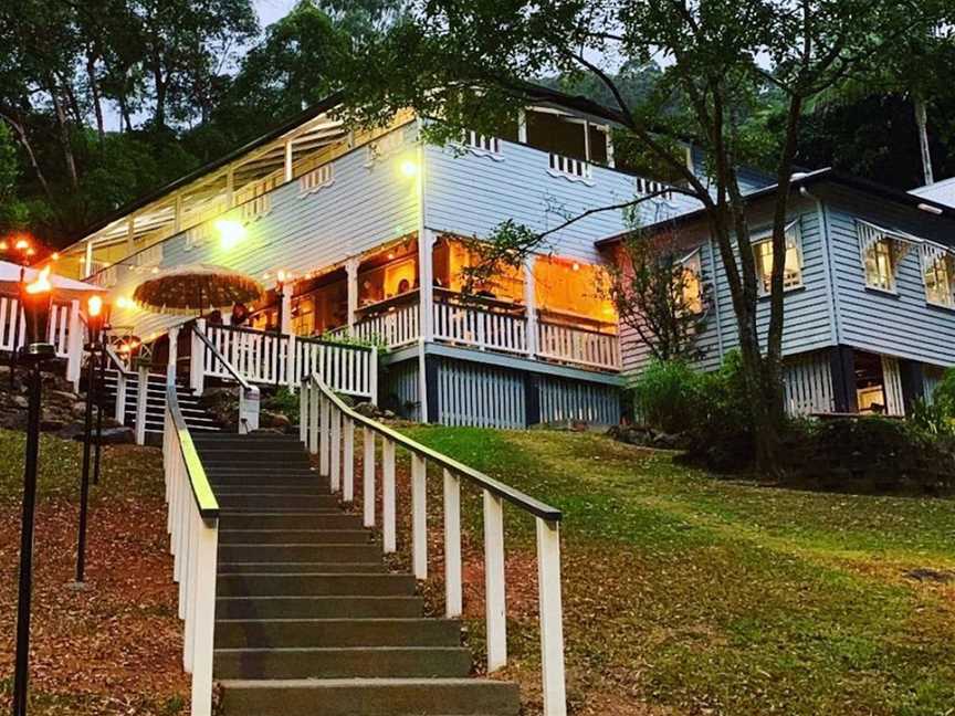 Halse lodge, Accommodation in Noosa Heads