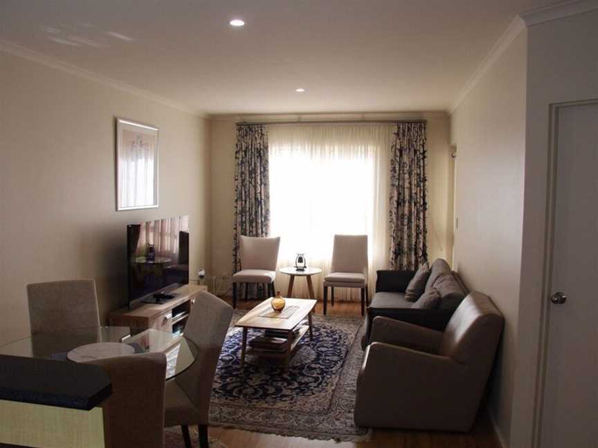ADELAIDE CENTRAL APARTMENT - 3BR, 2BATH & CARPARK, Accommodation in Adelaide CBD
