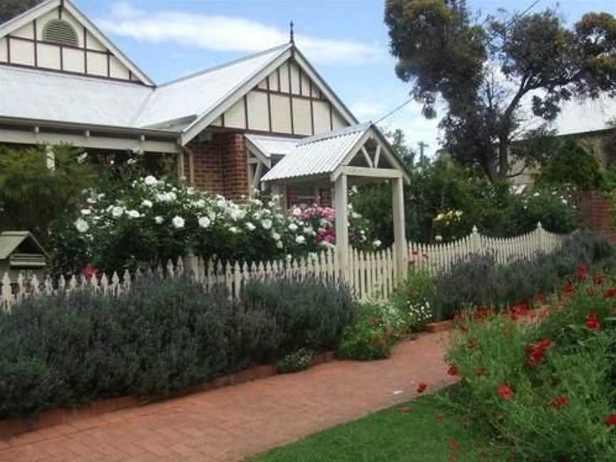 83 on Swan B&B, Guildford, WA