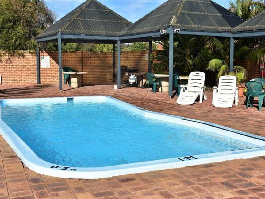 The African Reef, Accommodation in Tarcoola Beach