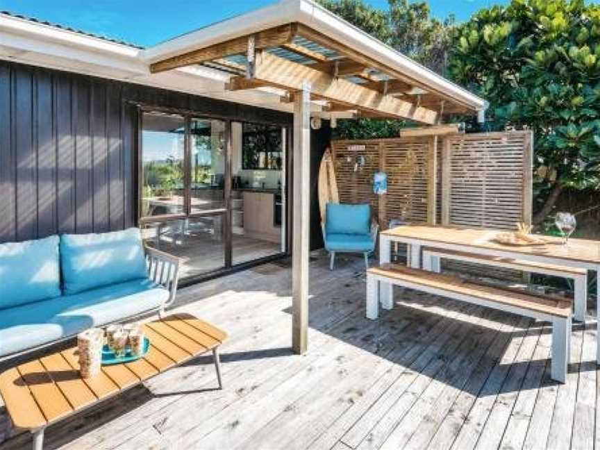 Sol Spa Oasis - Surfdale Holiday Home, Waiheke Island (Suburb), New Zealand