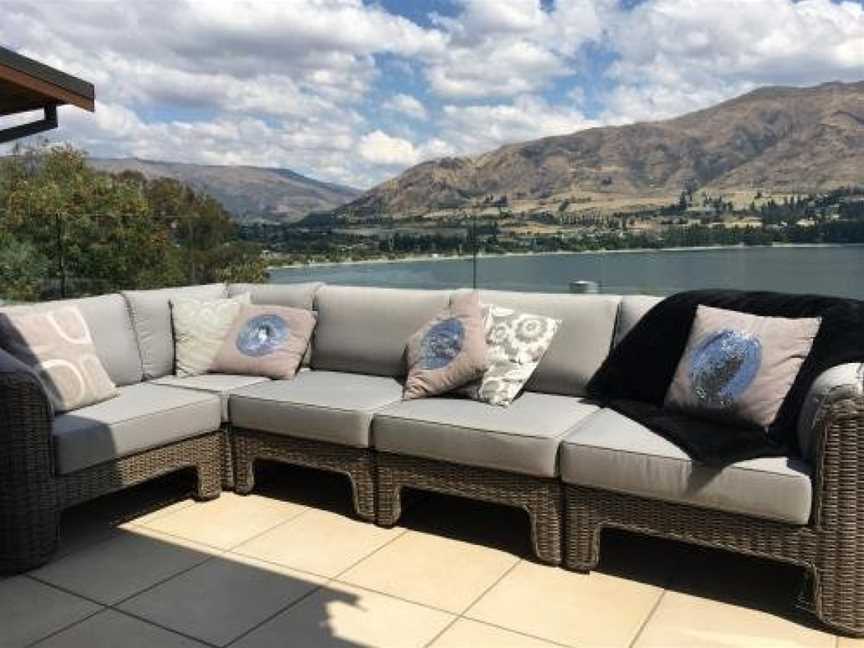 Lakeview Heights Luxury Apartment 2, Wanaka, New Zealand