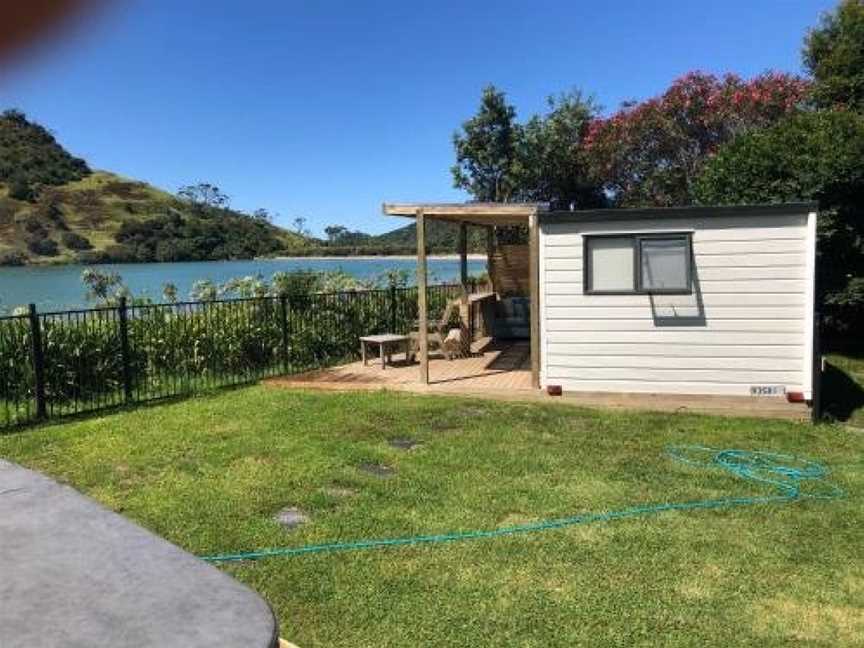 Mount and Surf view cabin, Rukuwai, New Zealand