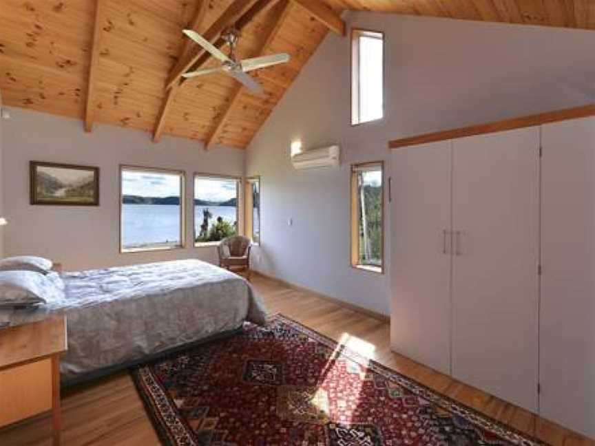 Rotorua Lakes Luxury Lakeside Bed and Breakfast, Lake Okataina, New Zealand