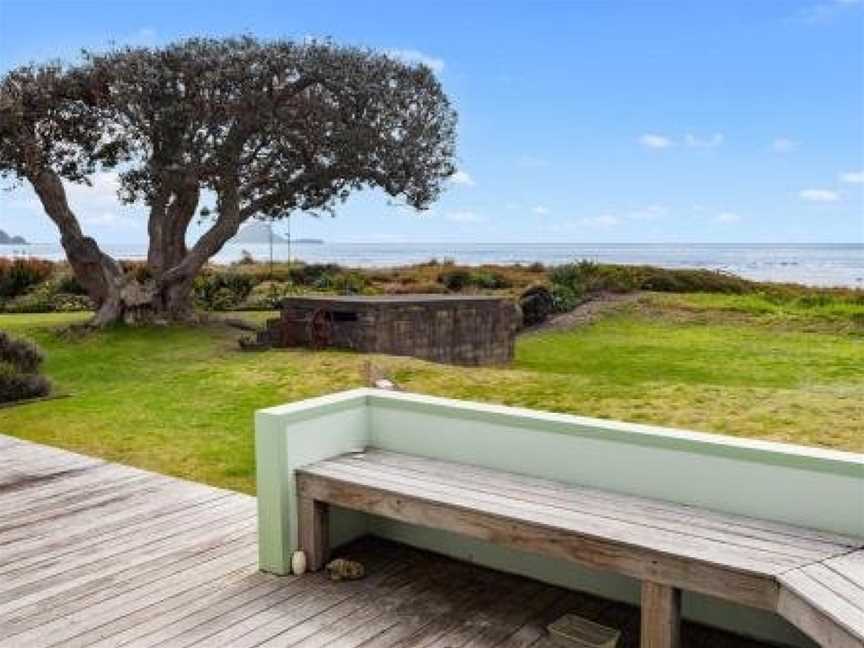 Beach Side - Ohope Holiday Home, Red Hill, New Zealand