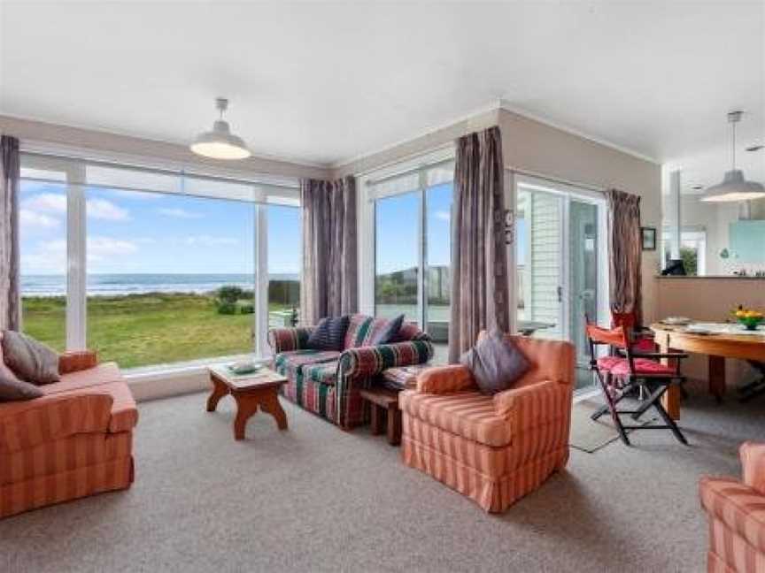 Beach Side - Ohope Holiday Home, Red Hill, New Zealand