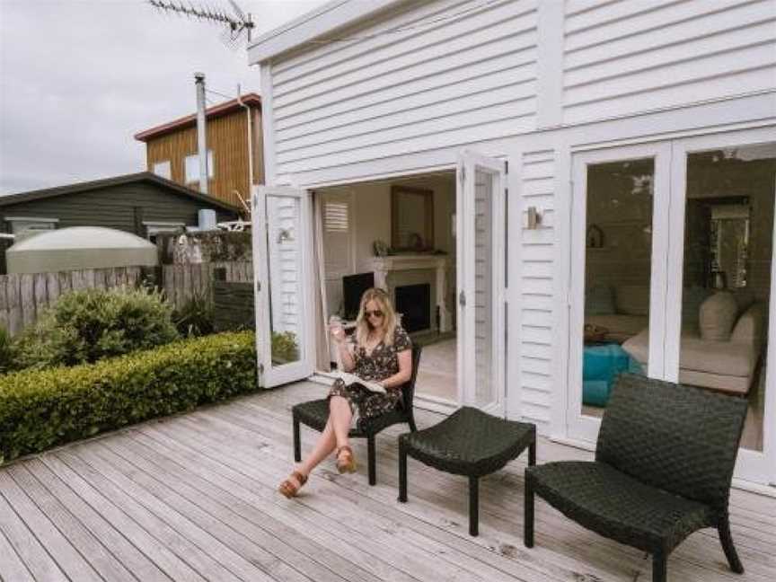 Island Time, Waiheke Island (Suburb), New Zealand