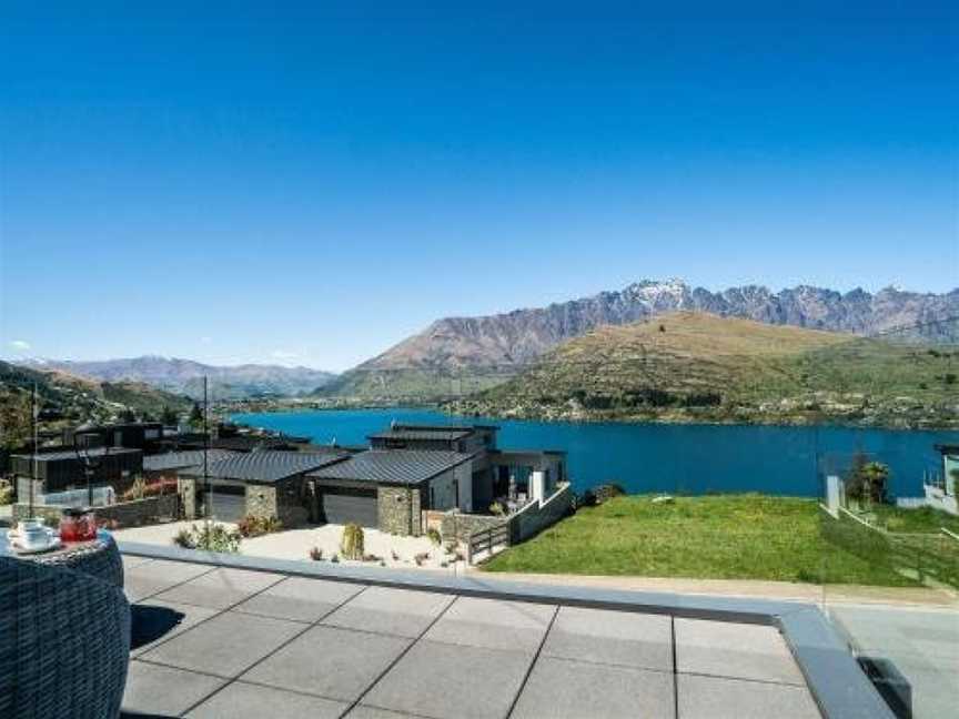 Highview Haven by Relaxaway Holiday Homes, Argyle Hill, New Zealand