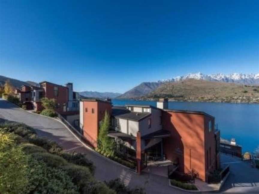 Absolute Lakefront Living - 2 Bedroom Apartment, Argyle Hill, New Zealand