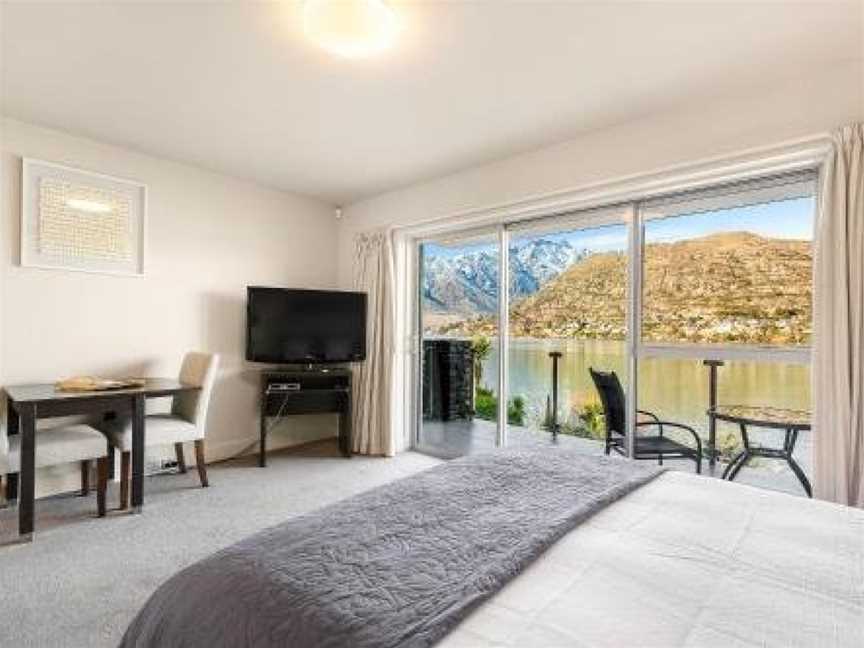 Alpine Village Luxury Lakefront Studio 36, Argyle Hill, New Zealand