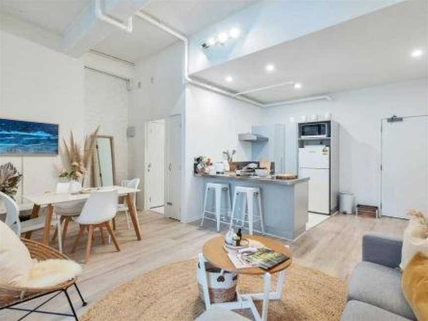 Awesome, Cool Beachy 2BR CBD Gem - WiFi and Netflix, Eden Terrace, New Zealand