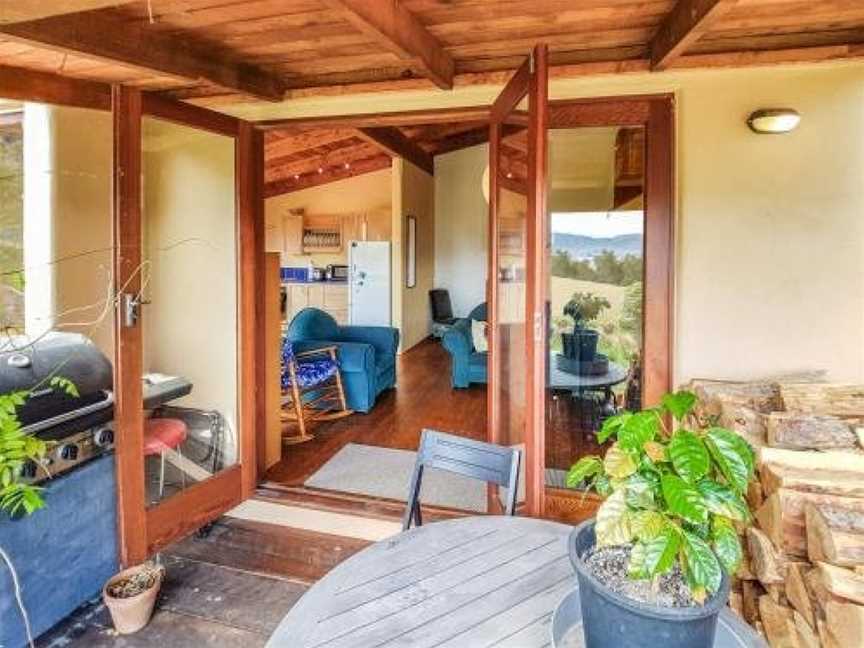 Manaaki Mai Lodge - Nature at its best 2 bedroom, Lyttelton, New Zealand