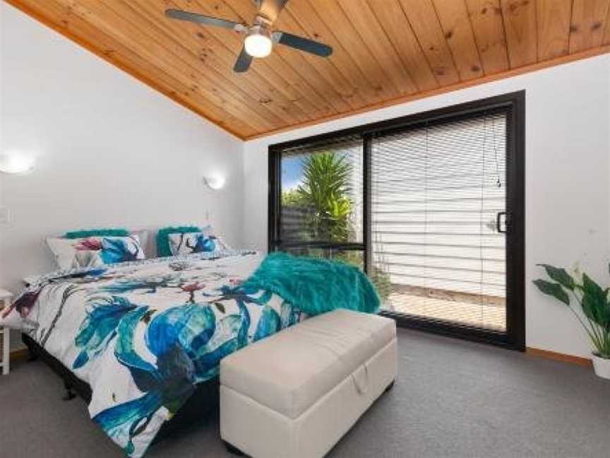 Hibiscus Hideaway - Orewa Holiday Home, Orewa, New Zealand