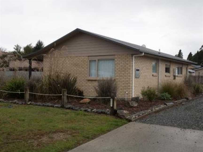 Motu Cottage, Manapouri, New Zealand