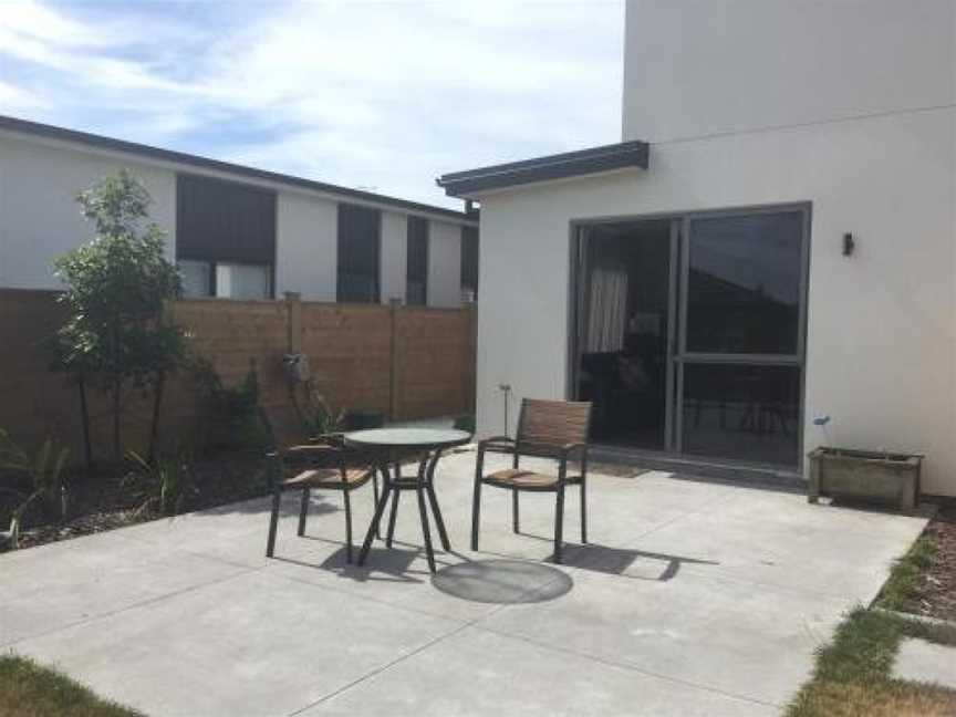 Our Beach House, Tauranga (Suburb), New Zealand