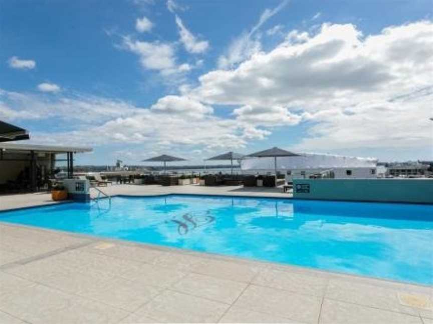 Studio Apartment in 4 Star Hotel Pool Gym Wifi, Eden Terrace, New Zealand