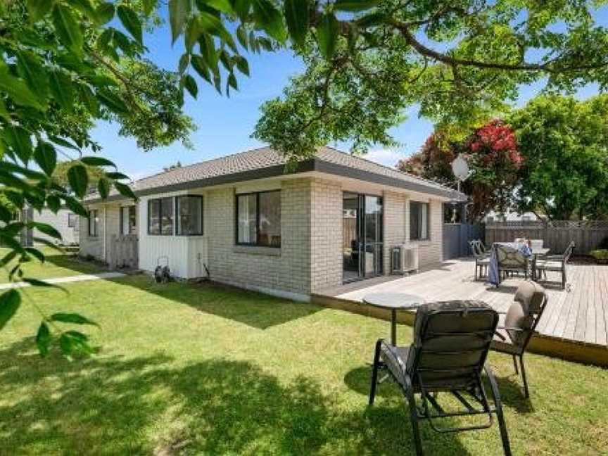 The Beach House - Papamoa Holiday Home, Papamoa, New Zealand