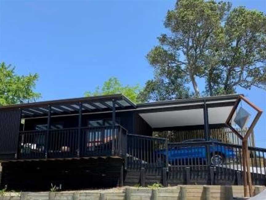 THE BOAT SHED, Matakana River, Highbury (Palmerston North), New Zealand