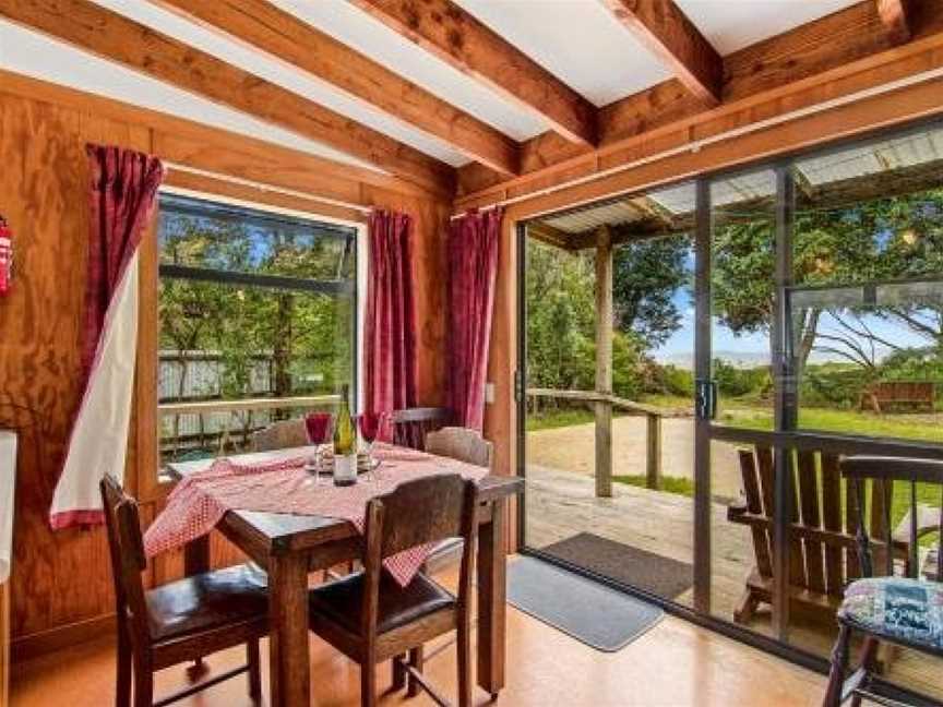 Milnthorpe Cottage - Golden Bay Holiday Home, Parapara, New Zealand