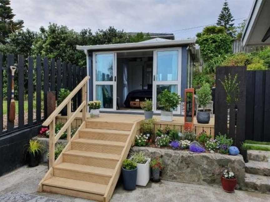 The Beach Pod - at Raumati Beach on the Kapiti Coast, Paraparaumu, New Zealand