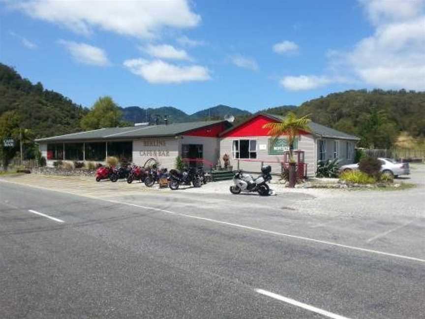 Berlins cafe, bar and backpackers, Crushington, New Zealand