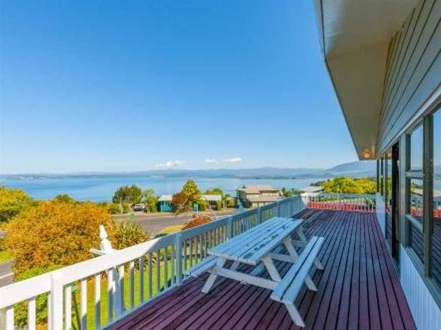 The Lake View Stay - Omori Holiday Home, Kuratau, New Zealand
