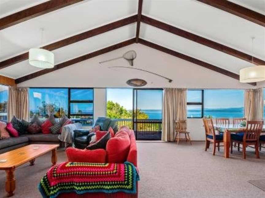The Lake View Stay - Omori Holiday Home, Kuratau, New Zealand