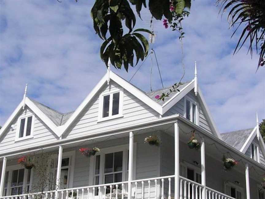 AUCKLAND BIRDWOOD HOUSE, Auckland, New Zealand